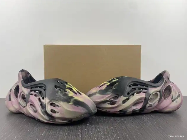 hype Foam MX Yeezy RNR Carbon Adidas IG9562 0620
